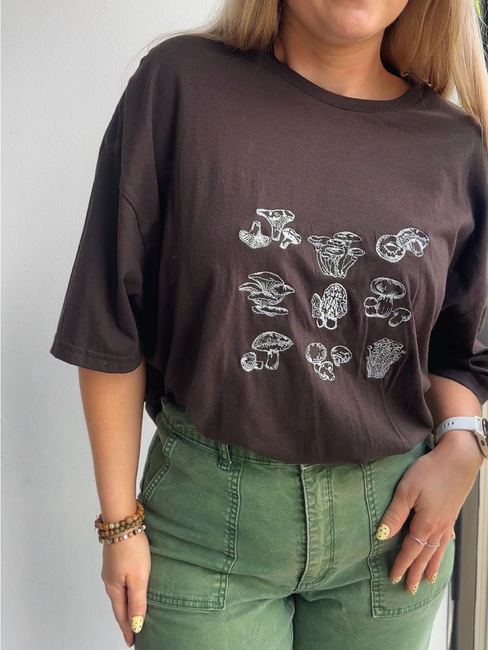 NWT 100% Cotton Dark Brown Edible Mushroom Graphic Tee